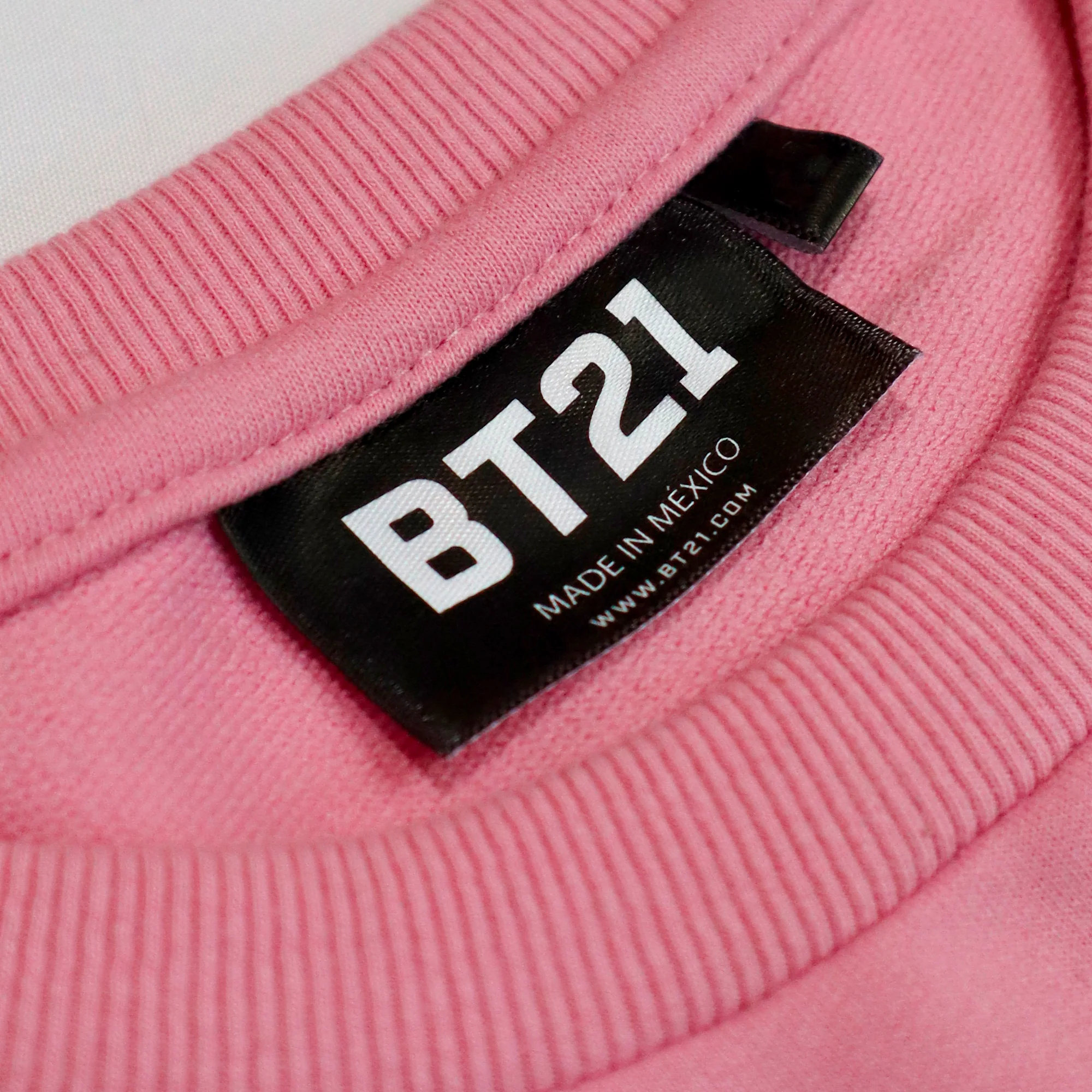 Sudadera BTS Rosa - JUVENIL Licencia BTS™ - Image 3